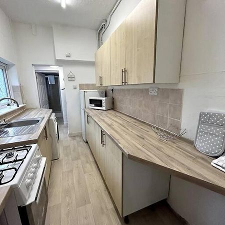 Bright Home From Home Stoke-on-Trent 外观 照片